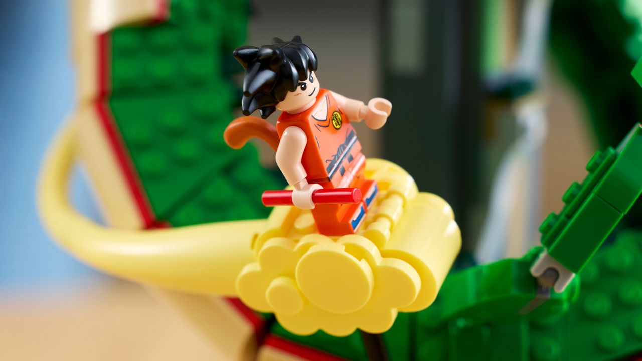 Lego Goku riding Nimbus