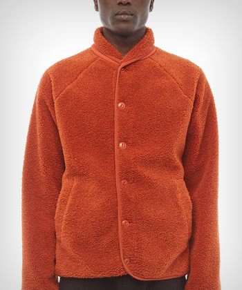 five-big-bright-coats-for-autumn-5-1556648065-jRvK-column-width-inline