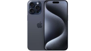 En mørkegrå iPhone 15 Pro Max vist forfra og bakfra mot en hvit bakgrunn.