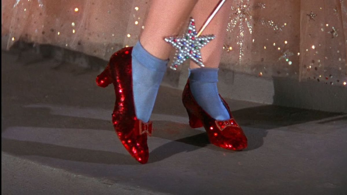 Thief Who Stole Dorothy’s Ruby Red Slippers From Wizard Of Oz Reveals Why He Did It, And It’s Weirdly Comparable To The Movie’s Plot