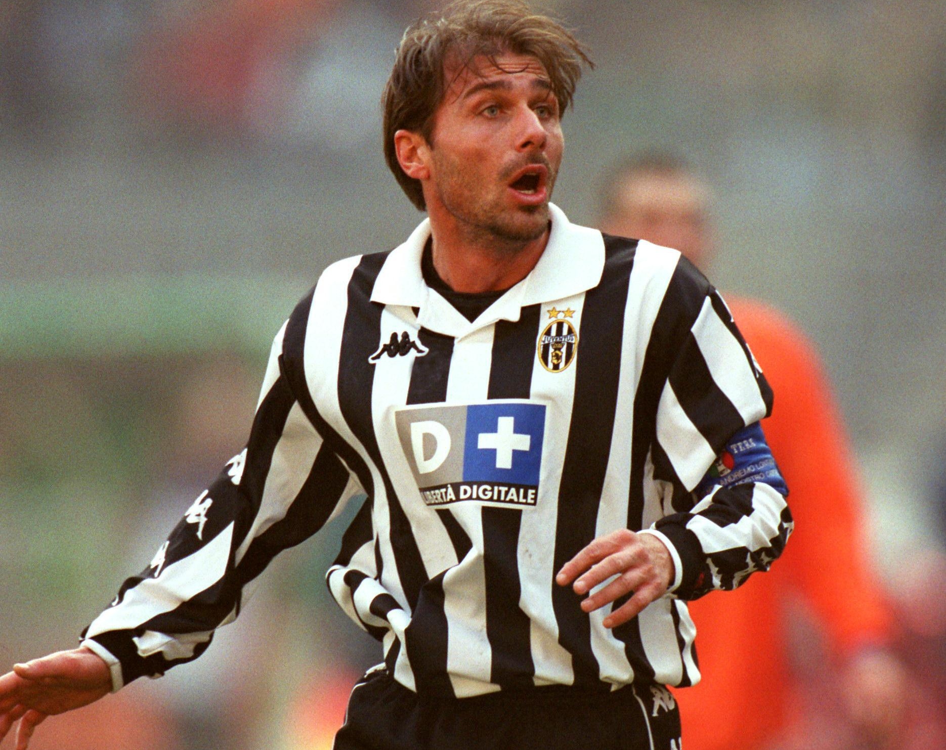 Antonio Conte reacts while playing for Juventus against Cagliari, 2000