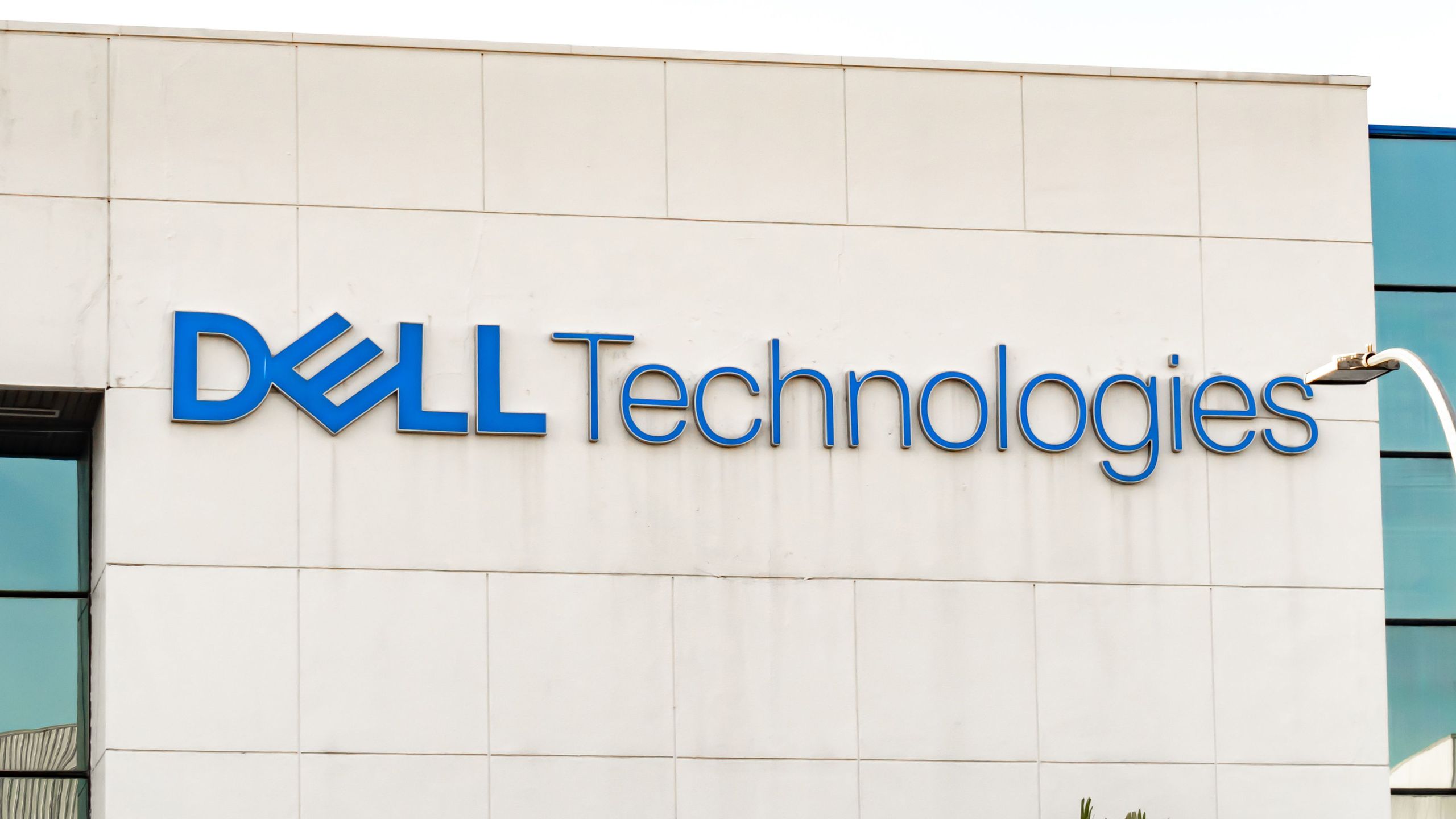 Dell founder shows how a $100 billion empire started 42 years ago — CEO says ‘This one page changed my…