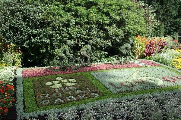 The park's gardeners have created their own tribute to welcome the Tour.