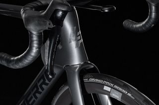 Lapierre Xelius DRS race bike on black background