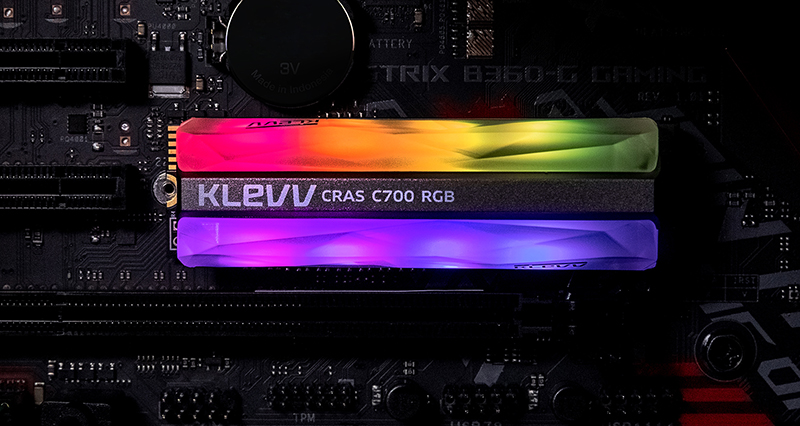 Klevv CRAS C700 RGB M.2 NVMe SSD Review: Bright Like a Diamond | Tom's ...