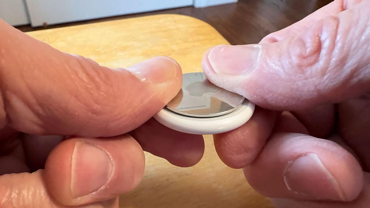 Use this AirTag batteryreplacement trick and you