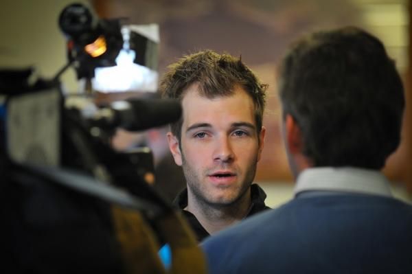Niels Albert talk to the media.