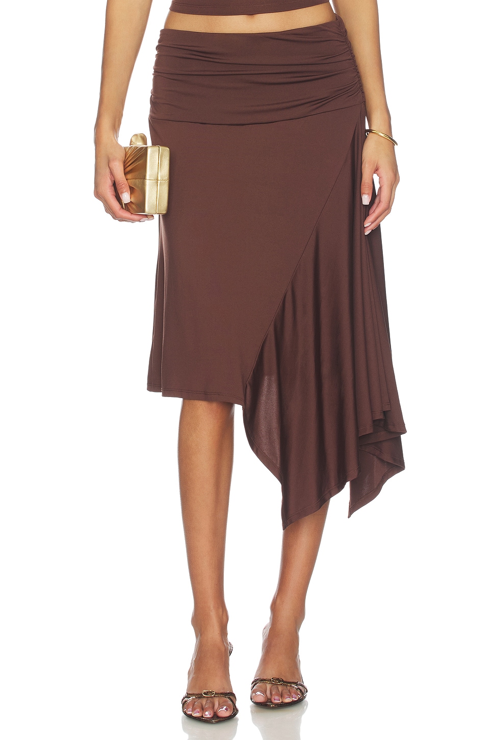Everyone In NYC Is Wearing This Once-Dated Skirt Trend With Simple Summer Outfits Right Now