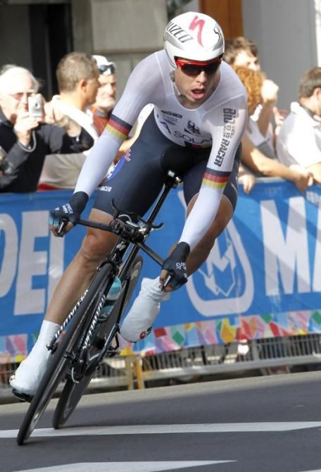 Tony Martin (Germany) flies toward victory
