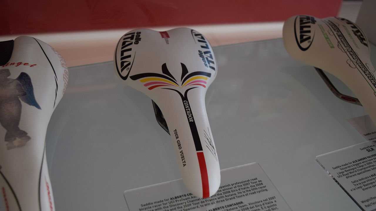 This saddle commemorates Alberto Contador's victories at all three Grand Tours