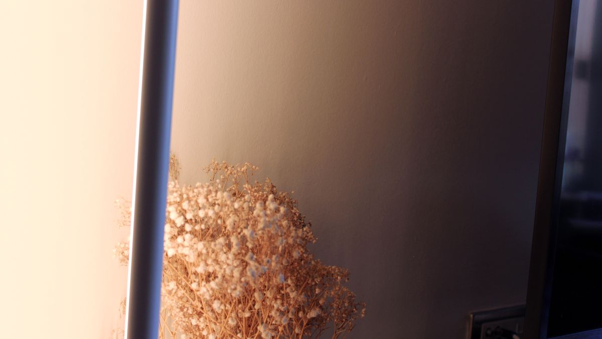 Signe Gradient Philips Hue Signe Gradient Floor Lamp review: Four feet tall and ...