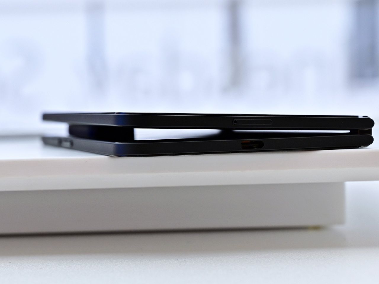 Surface Duo 2 Reverse Closed Camerahump