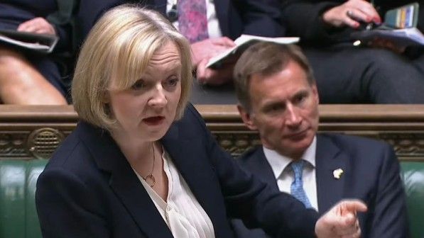 Liz Truss and Jeremy Hunt at PMQs