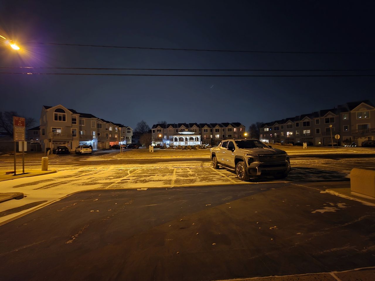 Samsung Galaxy S25 Ultra low light.