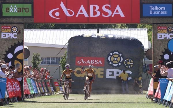 Burry Stander &amp; Christoph Sauser of the 36One-Songo-Specialized team
