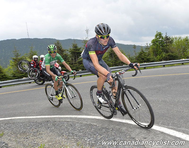 Tom Skujins leads Amets Txurruka