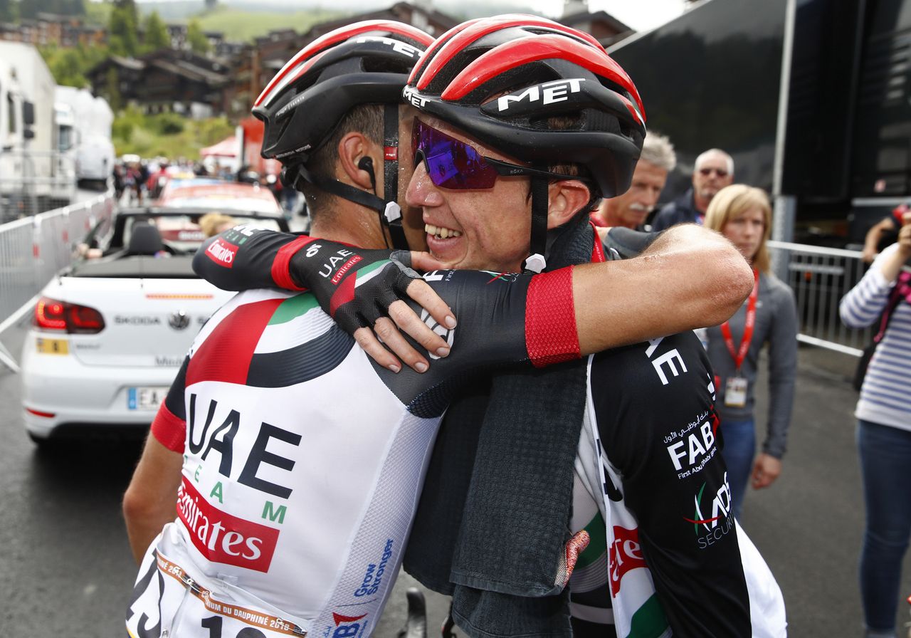 Dan Martin (UAE Team Emirates) celebrates with his teammates