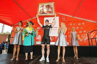 Andre Greipel (Team High Road) accepts his prize