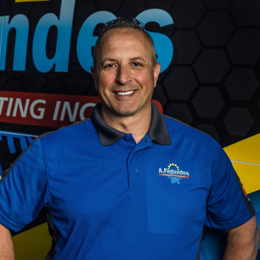 A headshot of Al Fagundes