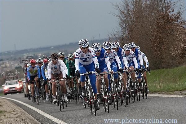 FDJ-Big Mat lines out to chase down the breakaway
