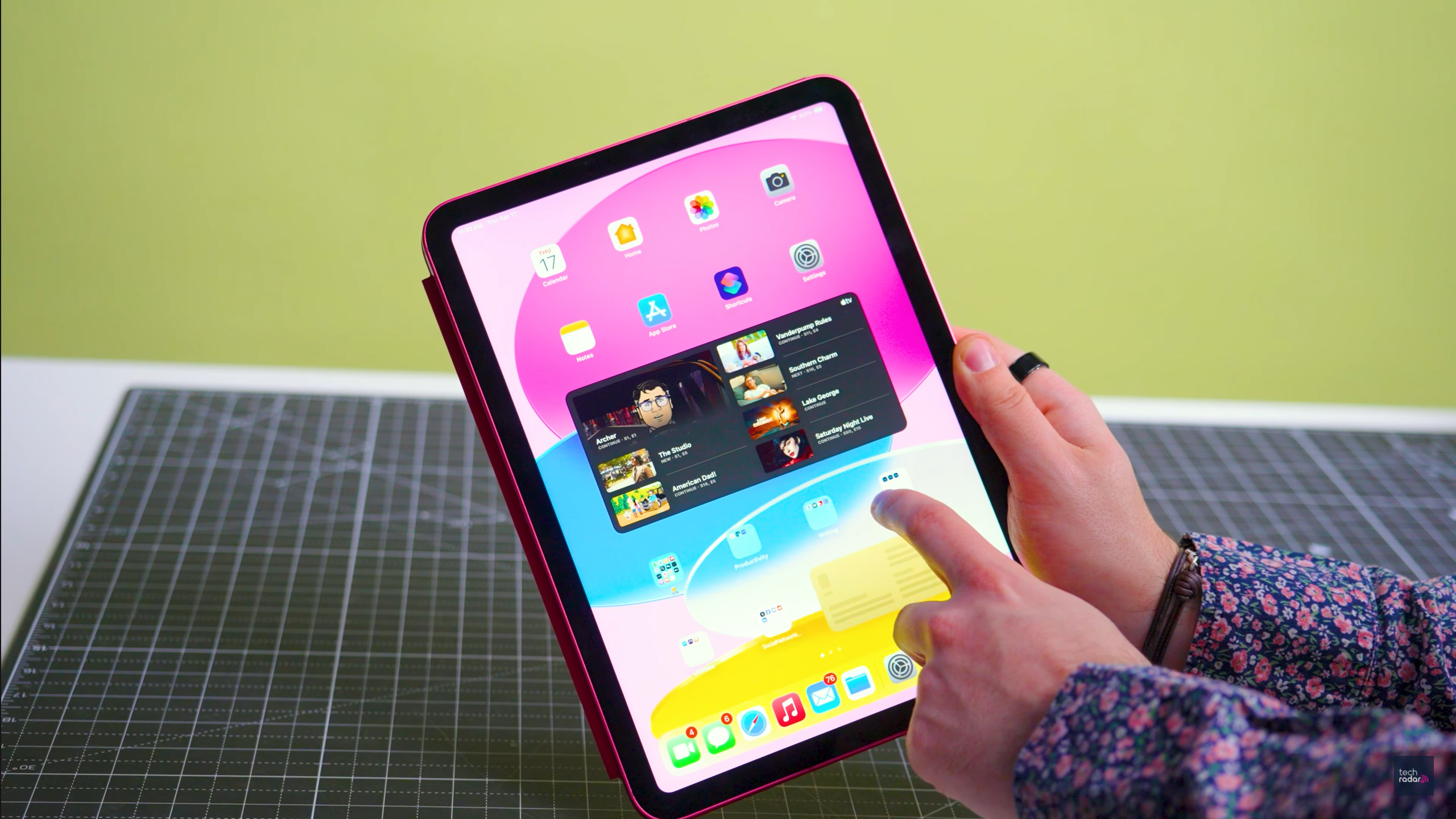 iPad 10.9 (2025) review images