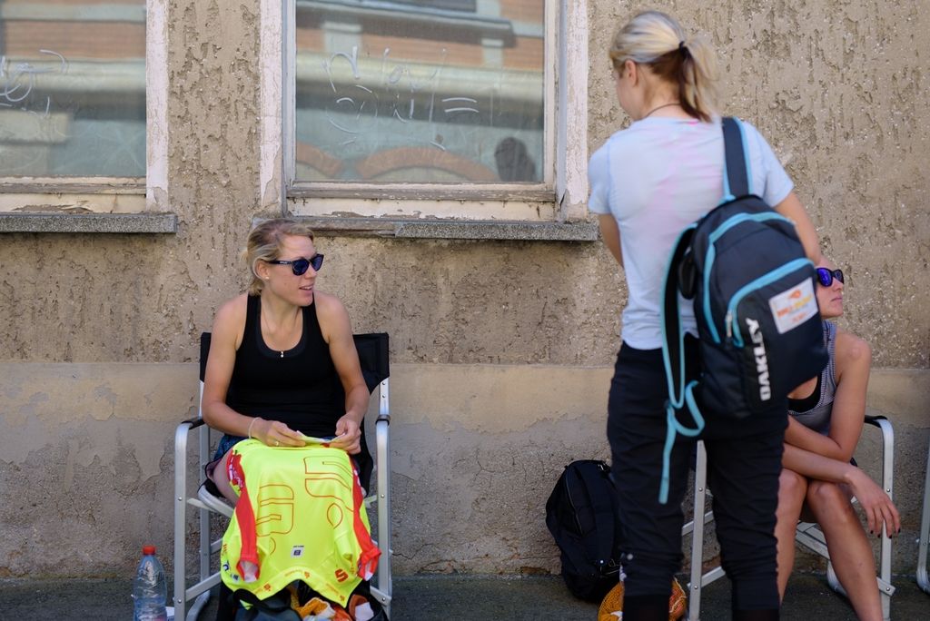 Ellen Van Dijk pins on her race numbers