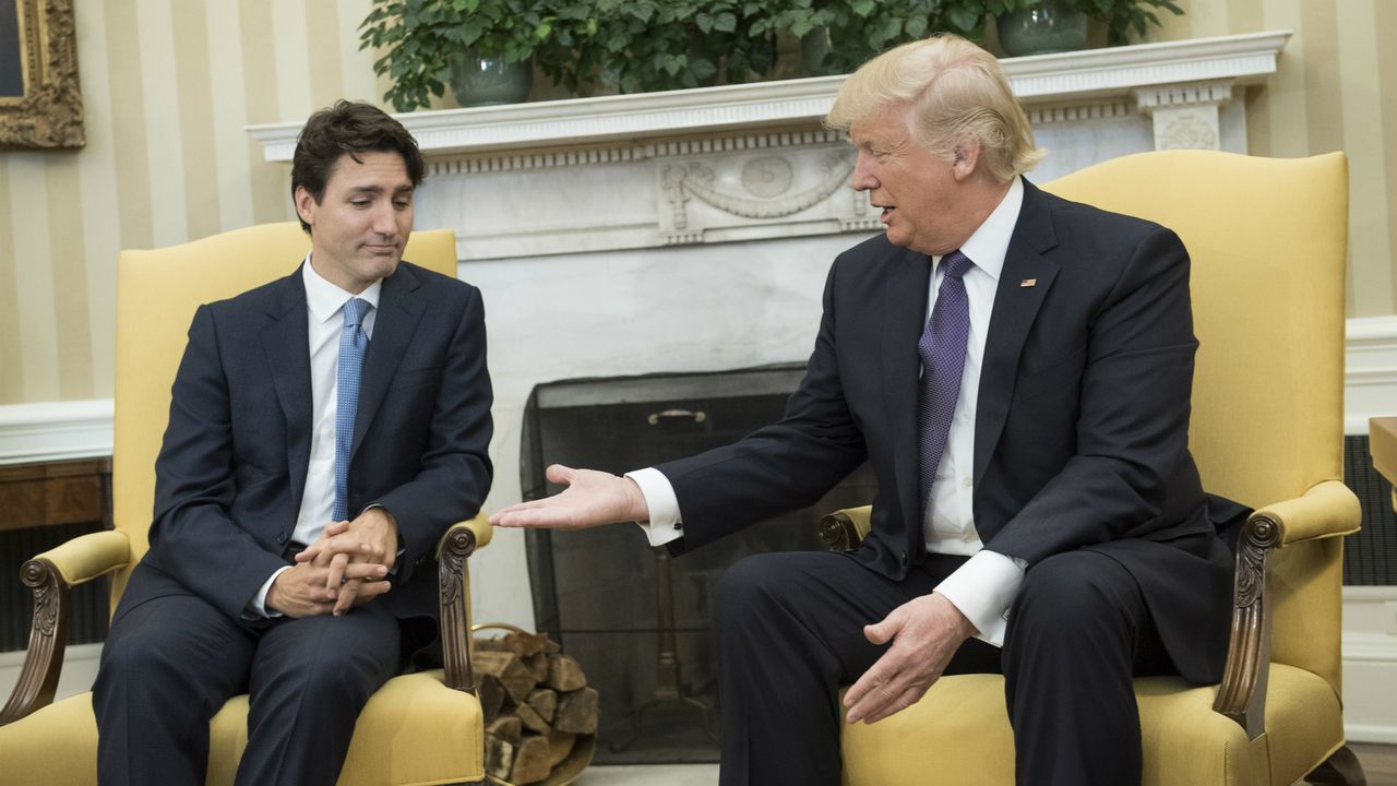 Justin Trudeau handshake