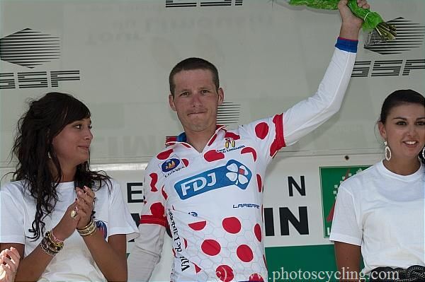 Geslins dons the mountains jersey.