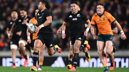 Richie Mo’unga of the All Blacks makes a break during the Rugby Championship and Bledisloe Cup match between the New Zealand All Blacks and the Australia Wallabies at Eden Park 