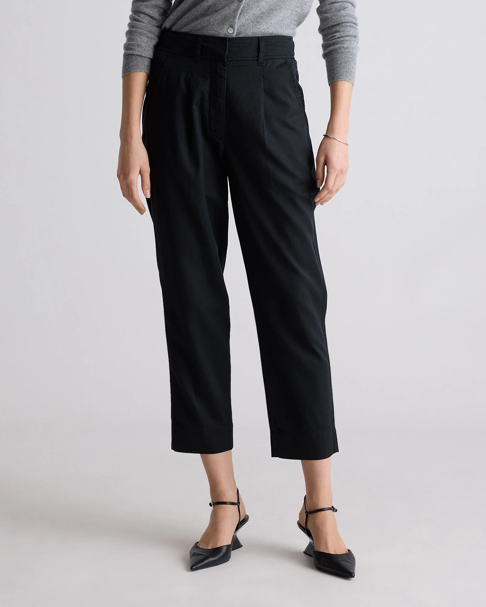 Drapey Twill Tapered Trouser in True Black