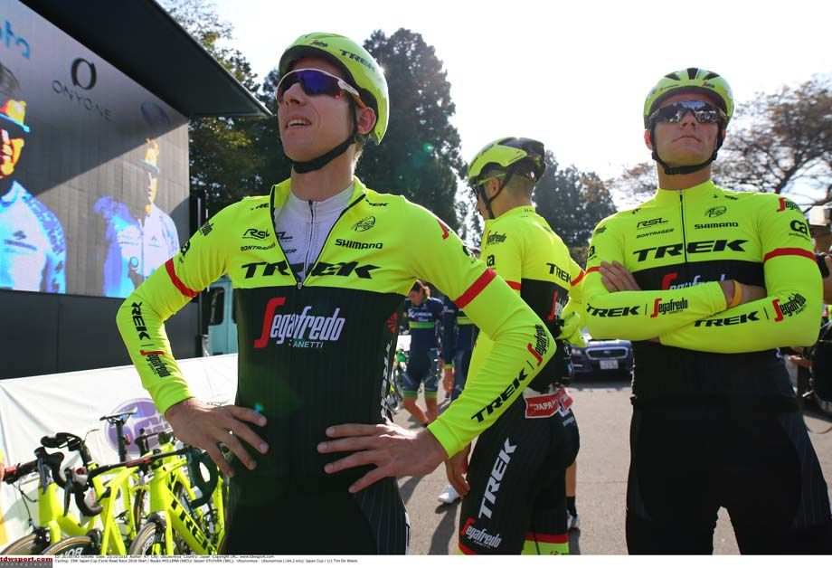 Bauke Mollema in the special Trek-Segafredo kit