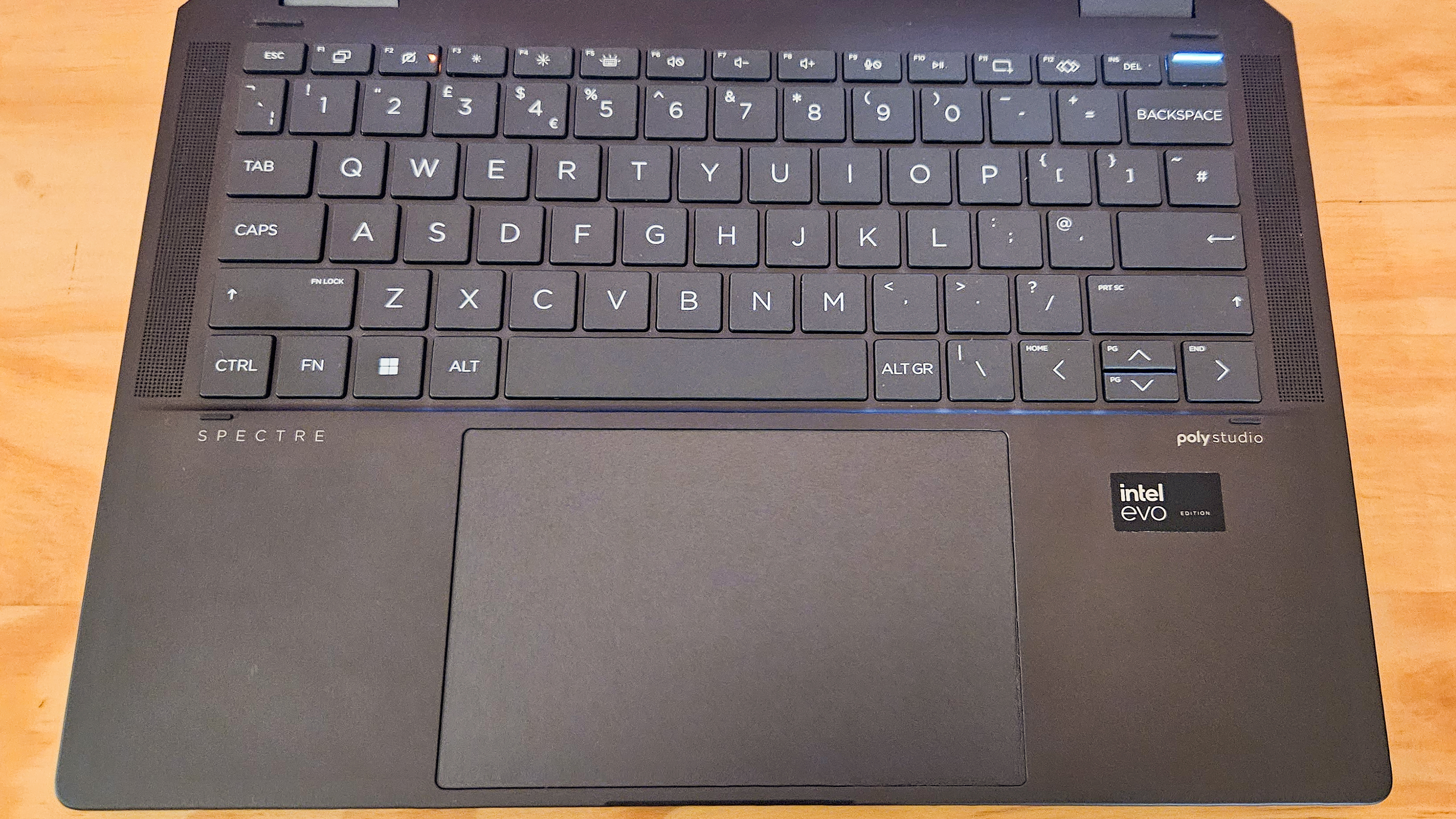 Image of the laptop HP Spectre x360 14 (above keyboard)