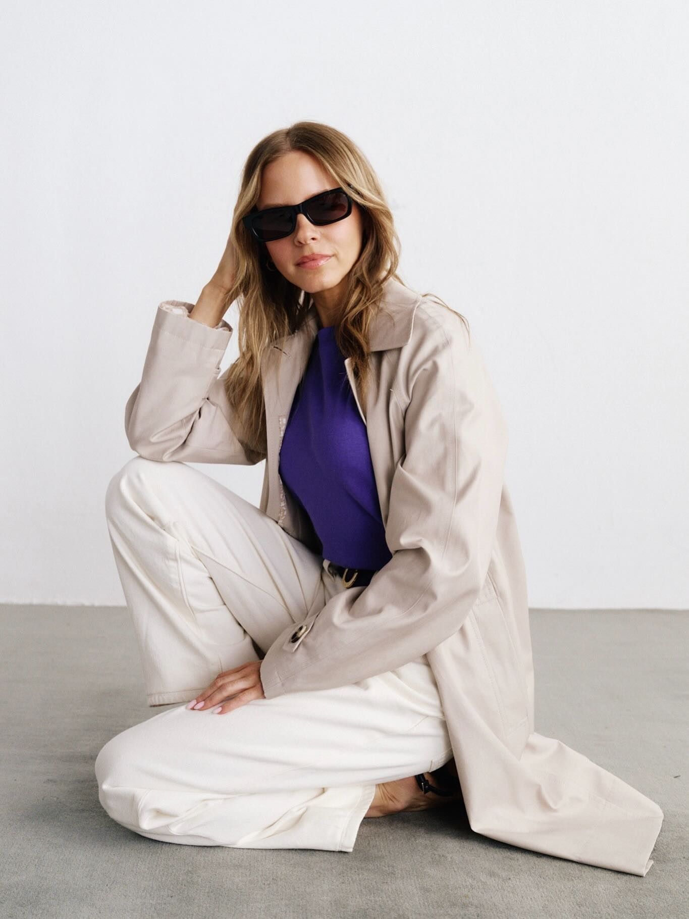Woman wearing summer 2026 outfit featuring the colorful t-shirt trend.