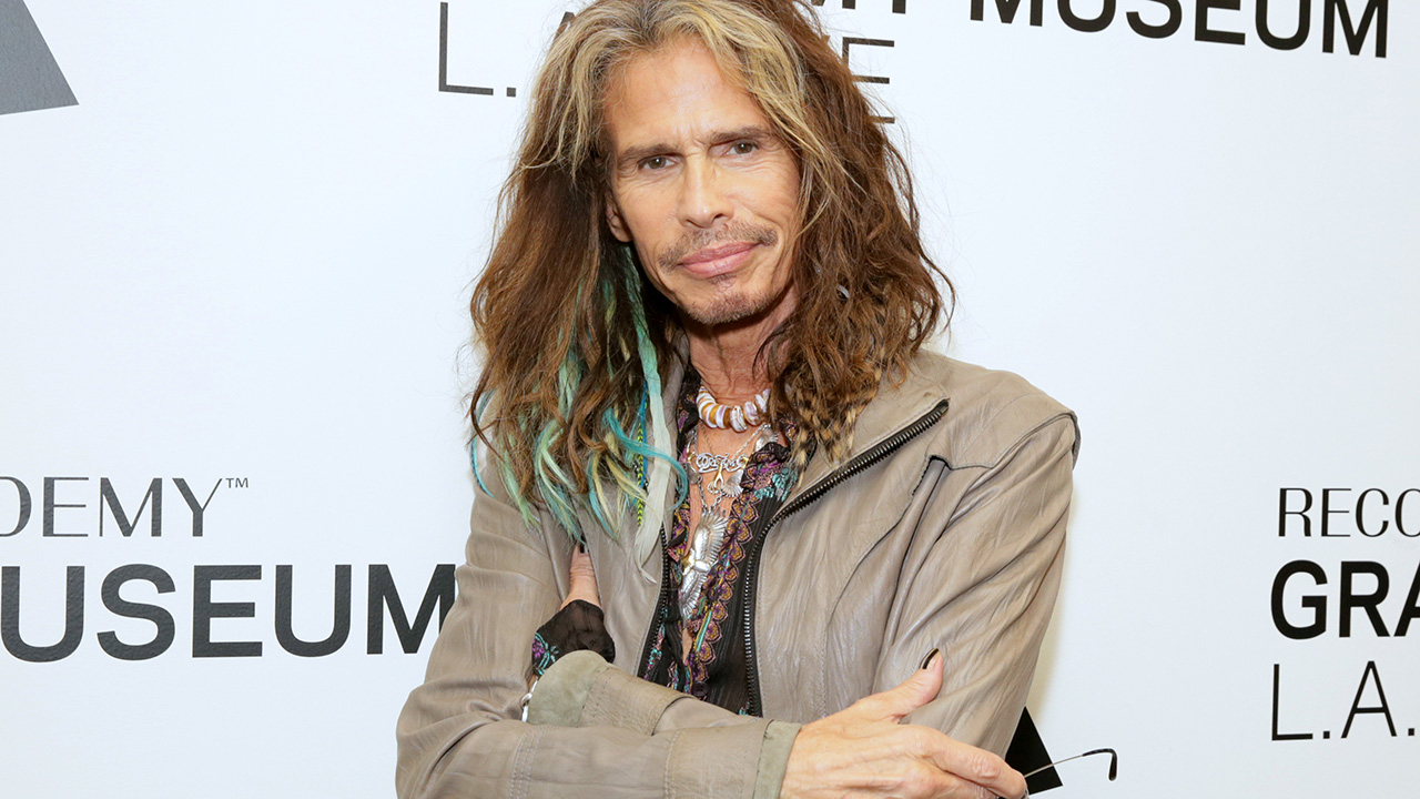 Steven Tyler is now an ordained minister, would happily officiate