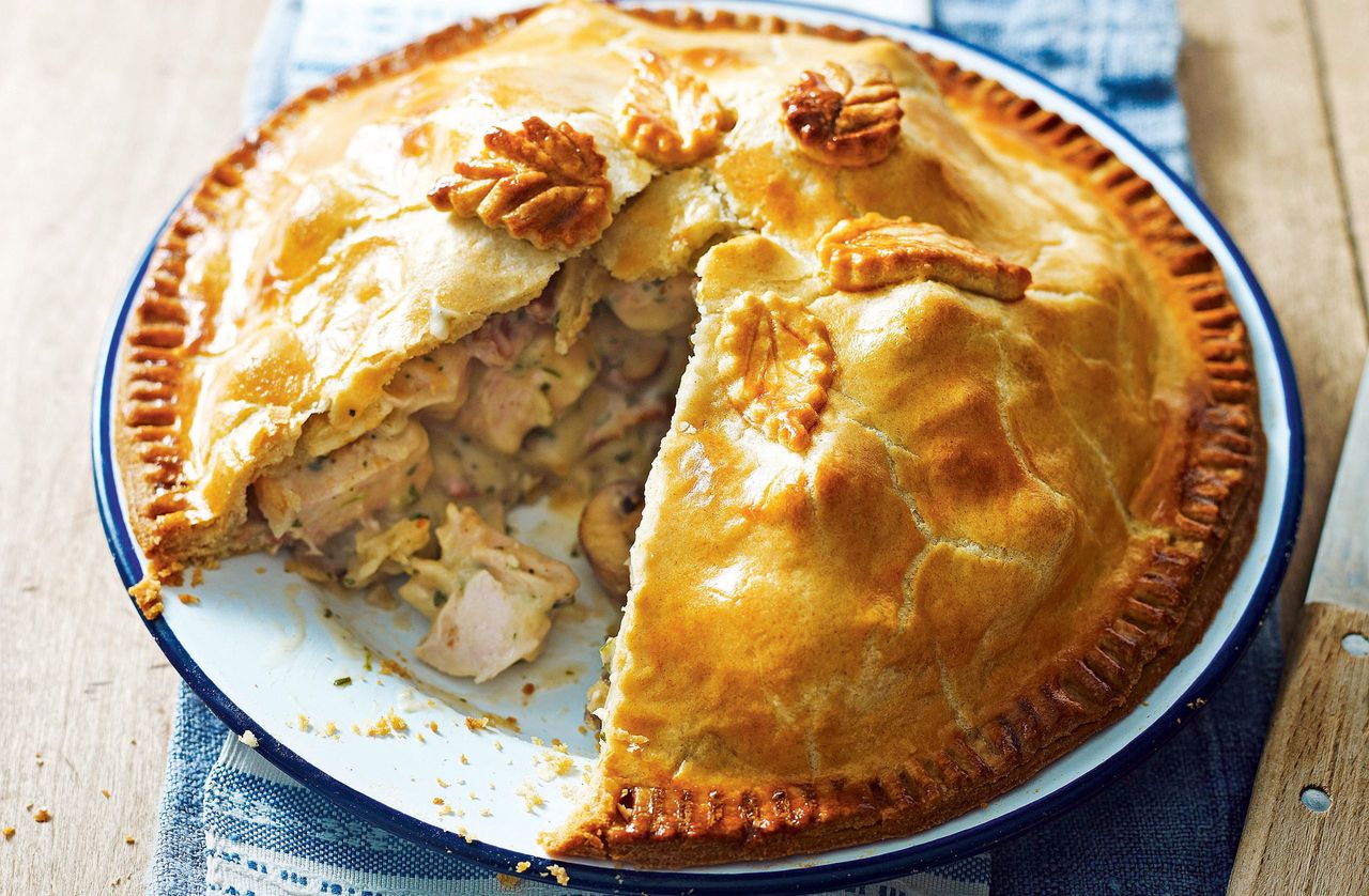 chicken pie with shortcrust pastry