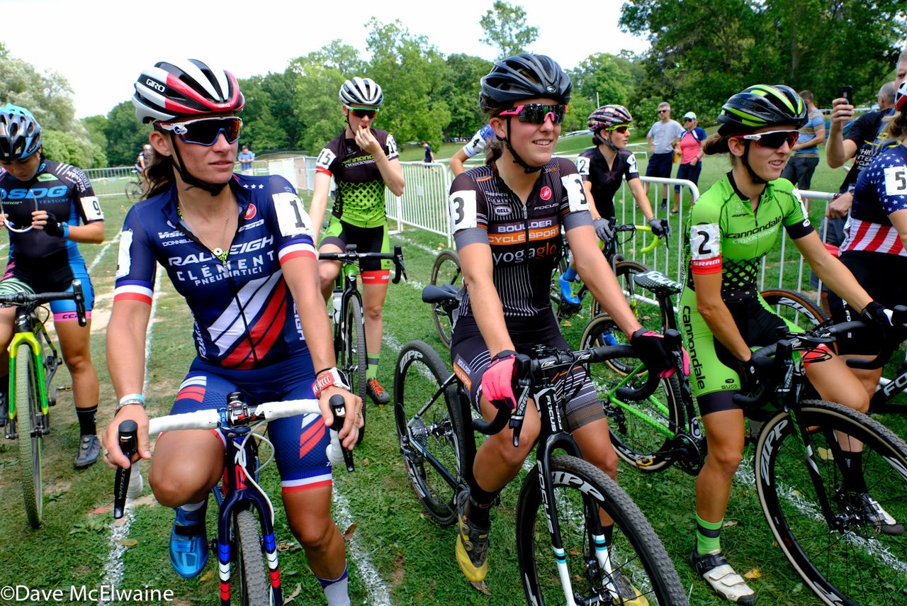 Caroline Mani (Raleigh Clement), Amanda Miller (Boulder Cyclesport), and Kaitie Antonneau (Cannondale) on the front row.