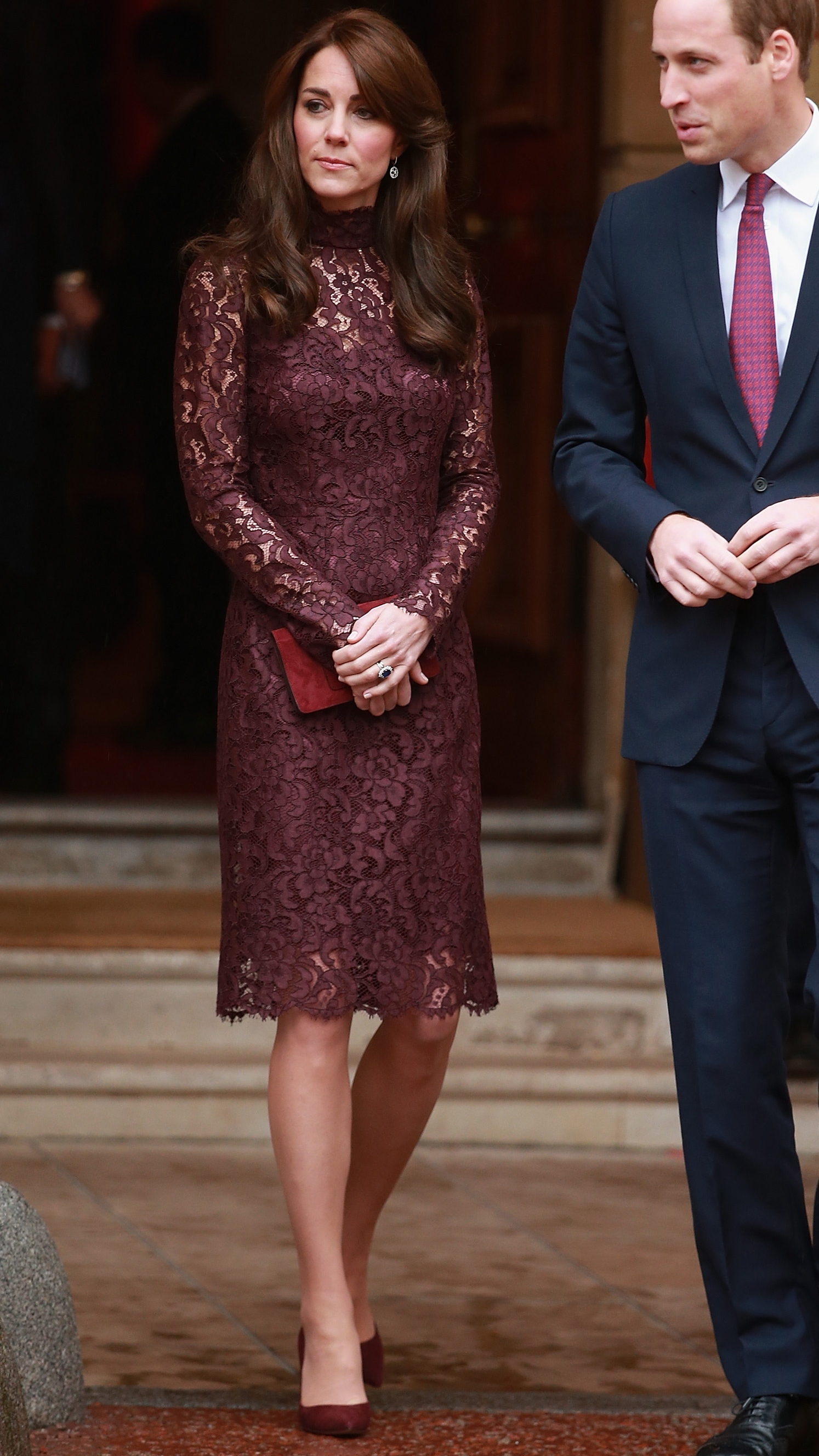 The Princess of Wales walks out to welcome the President of the Peoples Republic of China in 2015