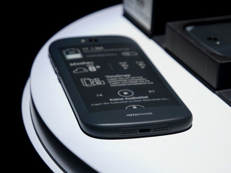 YotaPhone 2
