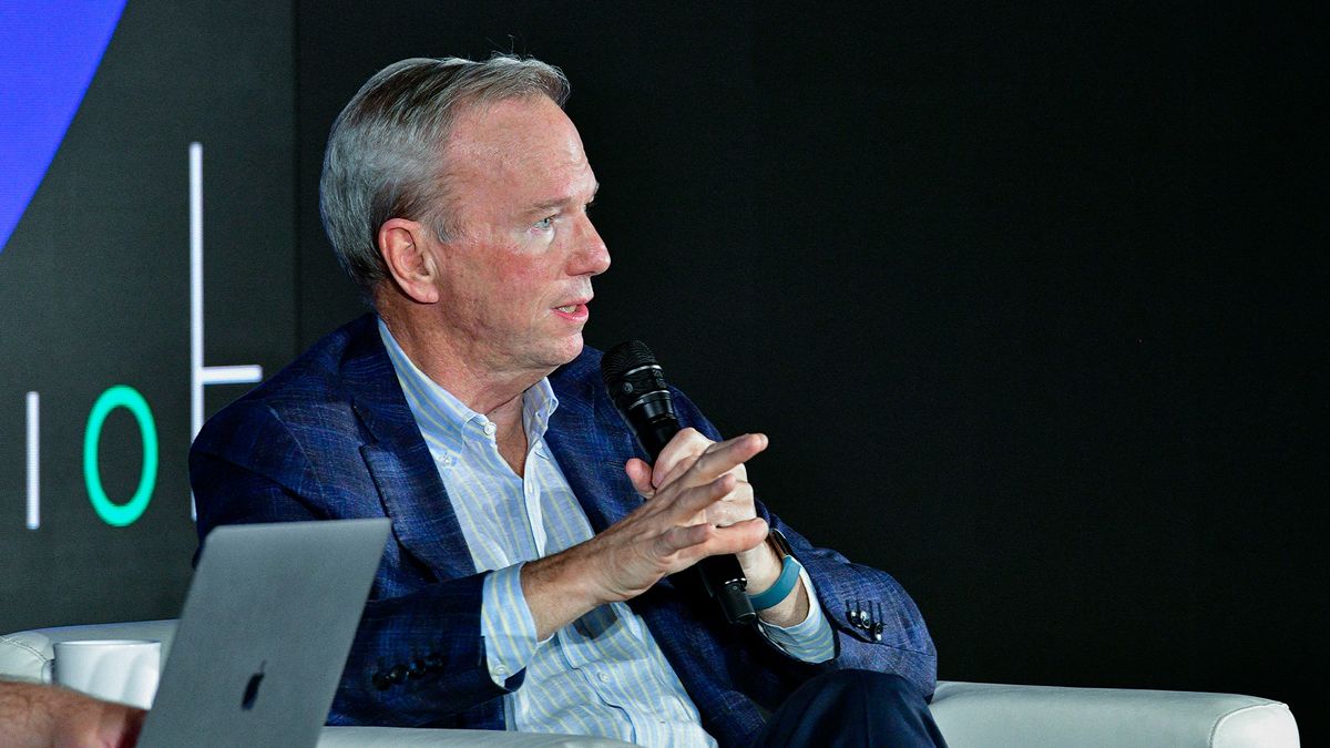 Former Google CEO believes remote work is the reason the company is losing ground in the AI ​​race