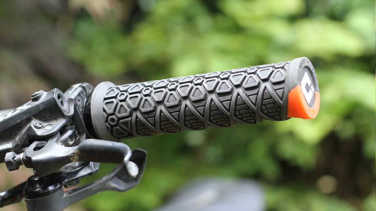 Poignées Quad ODI Lock-On V2 Rogue Orange pas cher Eco Motos Pièces