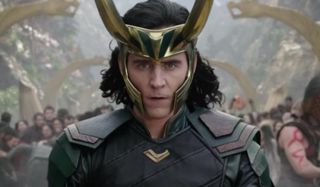 Thor: Ragnarok Loki ready to fight, horned helmet and all