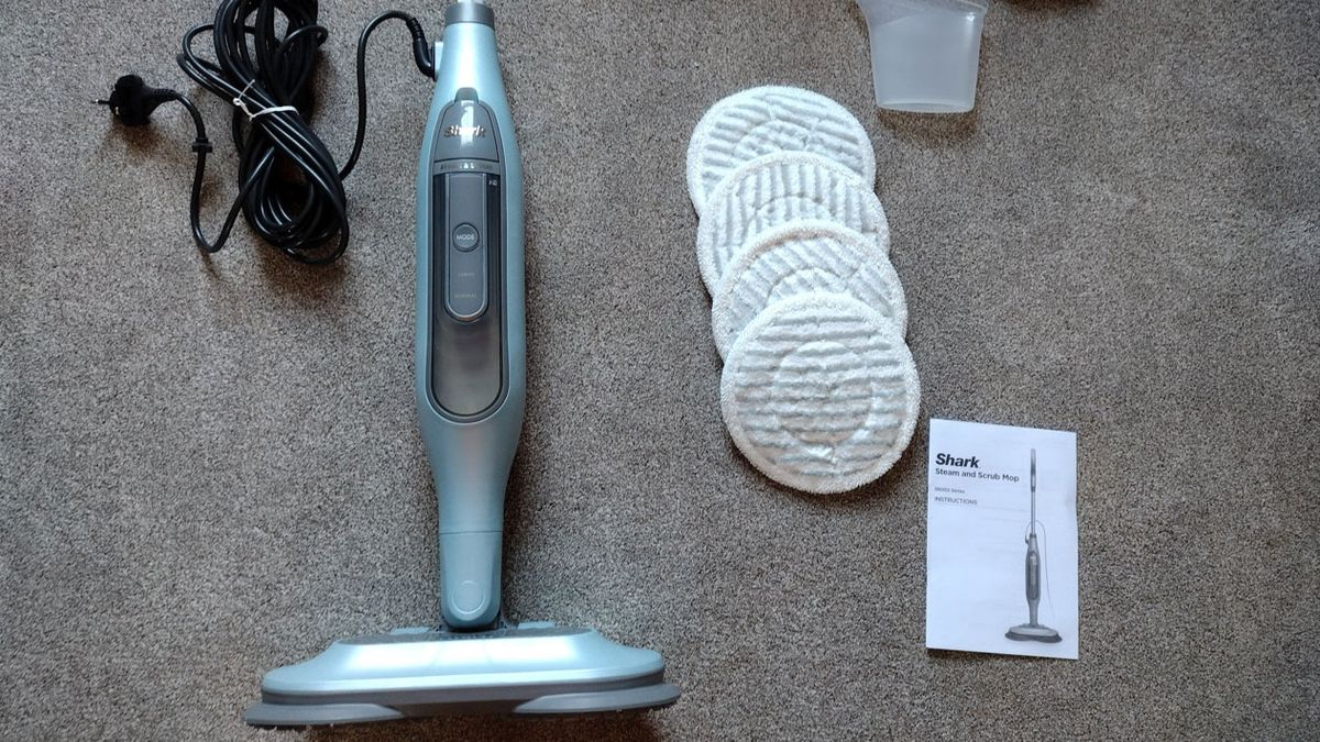 Shark Steam & Scrub Automatic Steam Mop review Top Ten Reviews