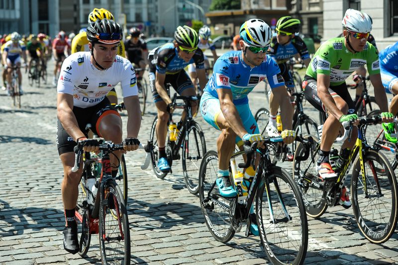 The jersey leaders roll out for stage 2