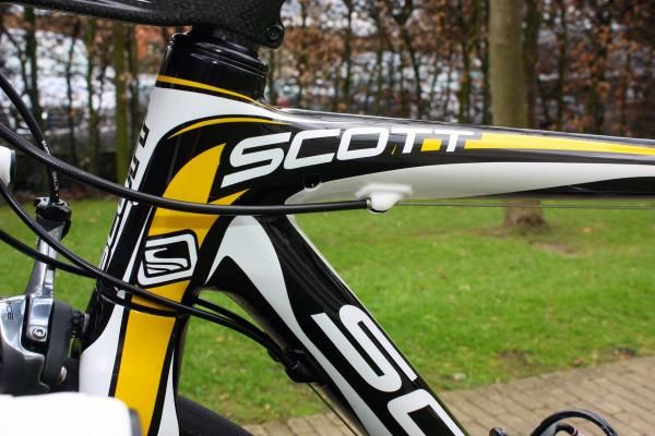 SRM went wireless with its power meters long ago but the team frames are still drilled, though now for Dura-Ace Di2's wiring harness. Cavendish continues to prefer the mechanical version, though.