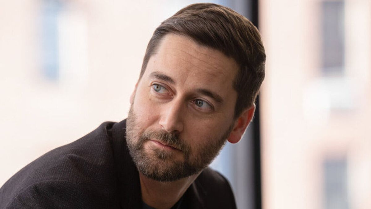 new amsterdam ryan eggold max goodwin