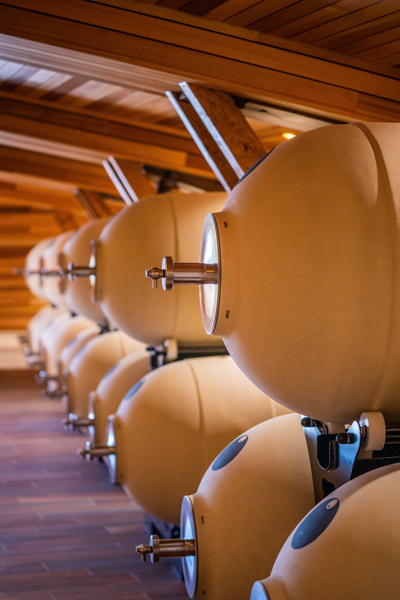 Ch&amp;acirc;teau de Sours amphora