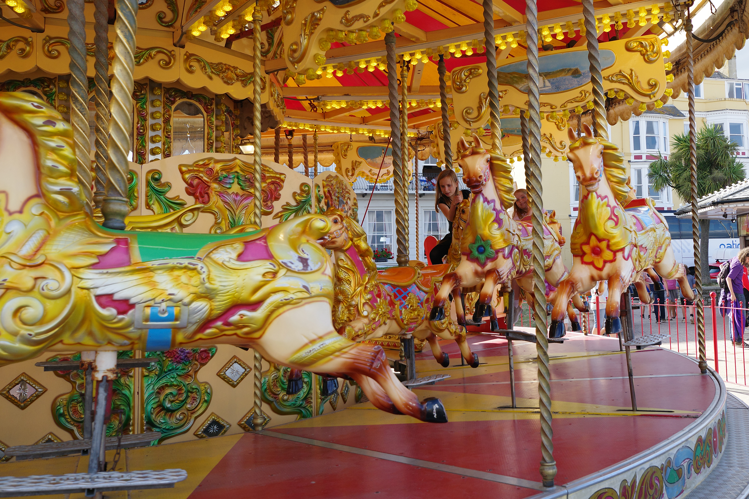 A shot of a merry-go-round taken with the Pentax K-3 III camera, f/4, 1/640, ISO 400