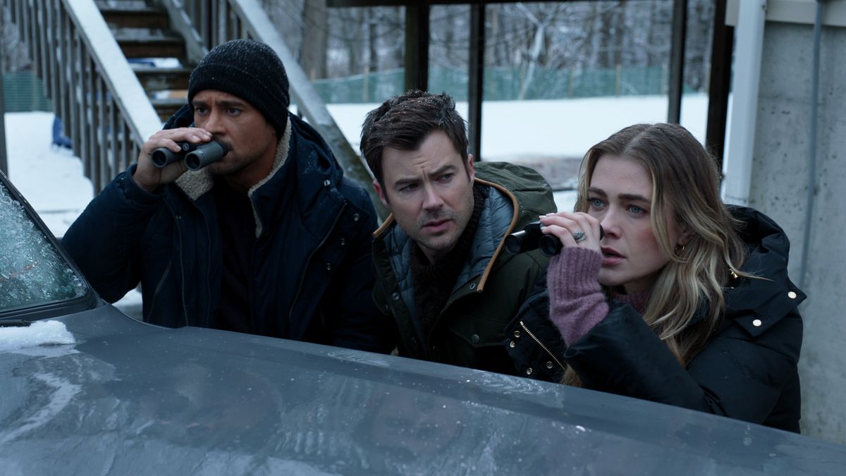 Melissa Roxburgh, Matt Long and J.R. Ramirez in Manifest season 4 part 1