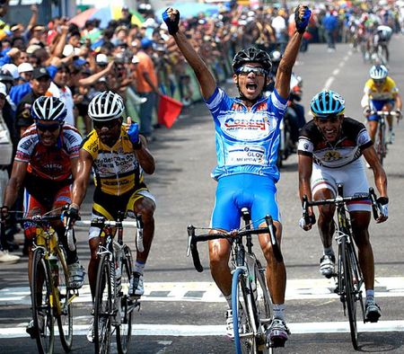 Jose Alarcon wins the final stage of the Vuelta al Tachira.