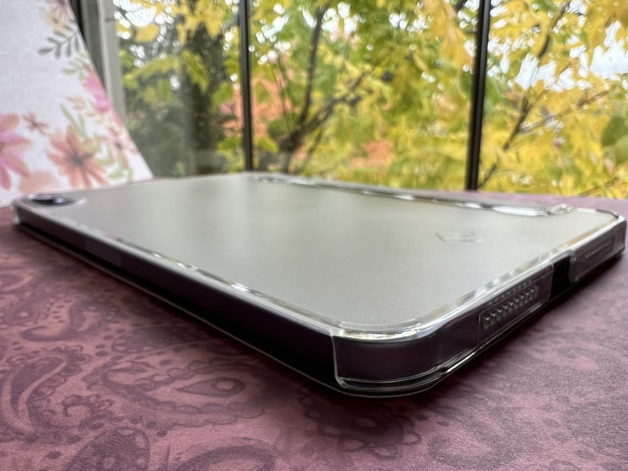 Fintie Slimshell Case For Ipad Mini 6 Lifestyle Bottom